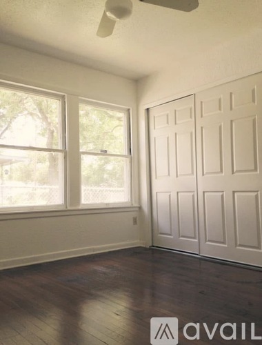302 Nash Boulevard 4 Beds Single Family Home for Rent - Photo gallery 2