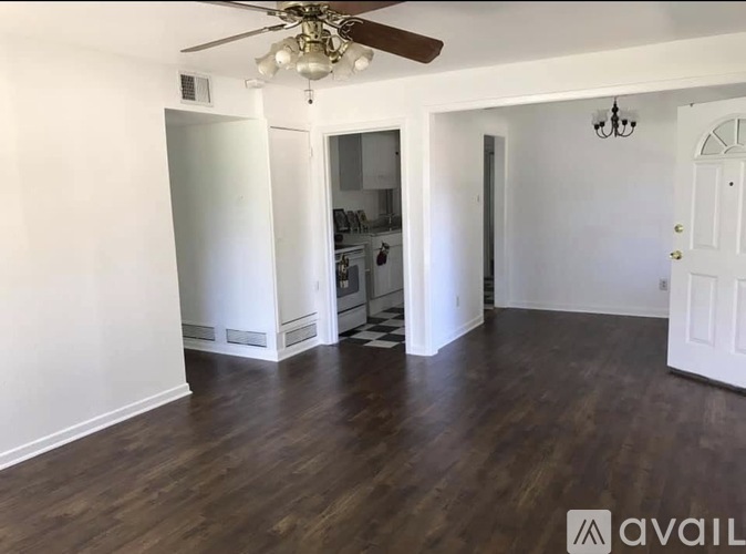 302 Nash Boulevard 4 Beds Single Family Home for Rent - Photo gallery 5