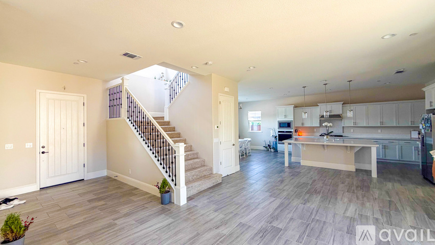 473 Marina Heights Drive 3 Beds Single Family Home for Rent - Photo gallery 4