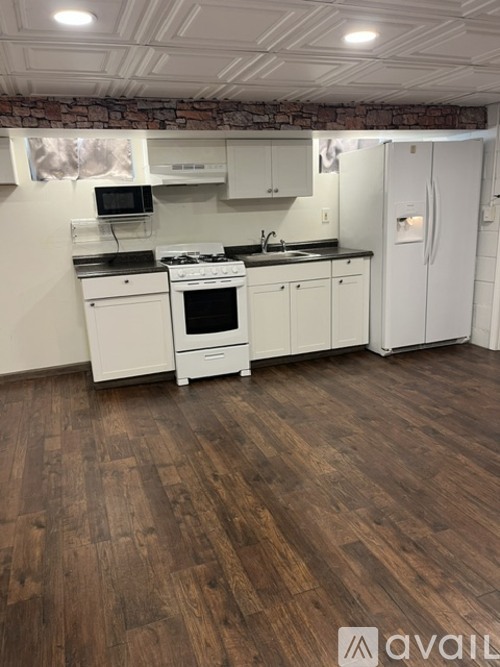 121 E Scribner Avenue 1 Single Family Home for Rent - Photo gallery 2