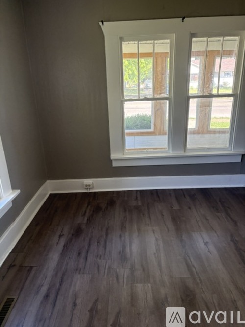621 Royal Heights Rd 3 Beds Single Family Home for Rent - Photo gallery 5