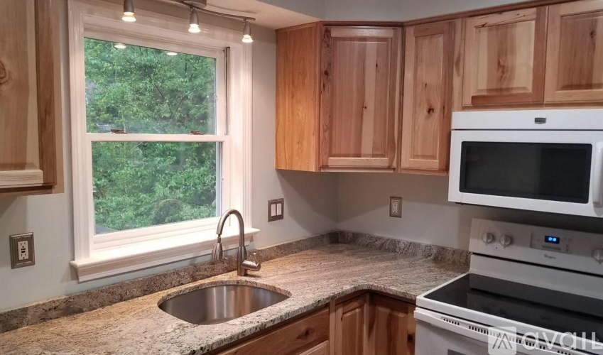52 Cadogan Way 3 Beds Townhouse for Rent - Photo gallery 3