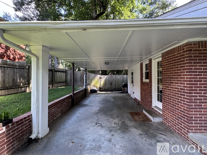 2571 Warwick Cir NE 3 Beds Single Family Home for Rent - Photo gallery 3