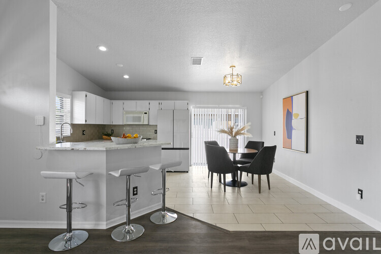1723 West La Salle Street 3 Beds Single Family Home for Rent - Photo gallery 3