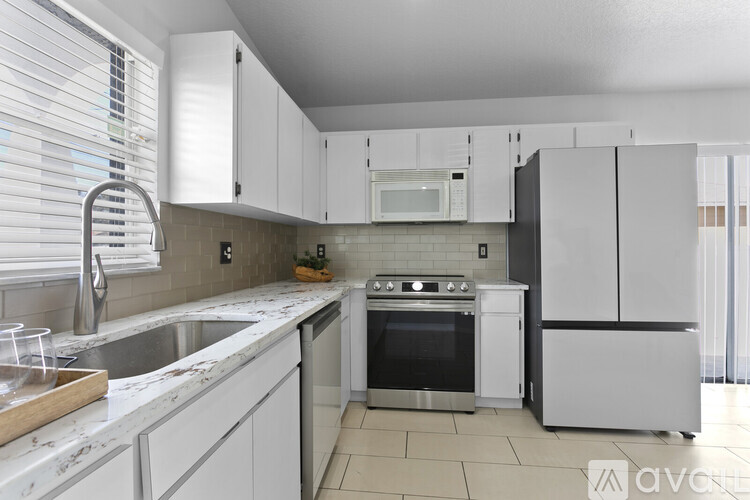 1723 West La Salle Street 3 Beds Single Family Home for Rent - Photo gallery 4