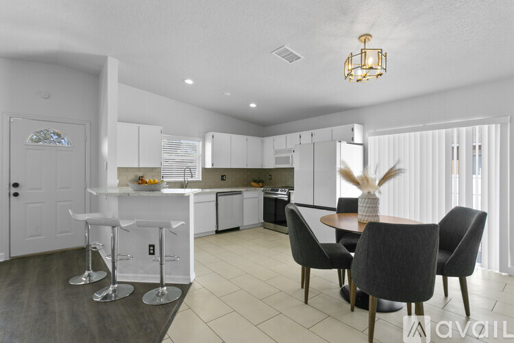 1723 West La Salle Street 3 Beds Single Family Home for Rent - Photo gallery 5