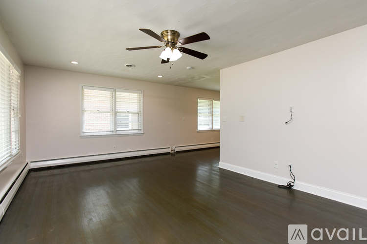 123 Vine Drive 4 Beds Single Family Home for Rent - Photo gallery 4