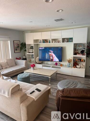 8249 Northwest 9th Street 4 Beds Townhouse for Rent - Photo gallery 1