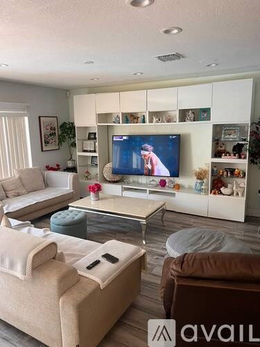 8249 Northwest 9Th Street 4 Beds Apartment for Rent