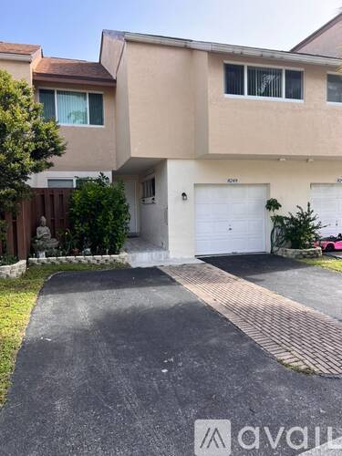 8249 Northwest 9th Street 4 Beds Townhouse for Rent - Photo gallery 2