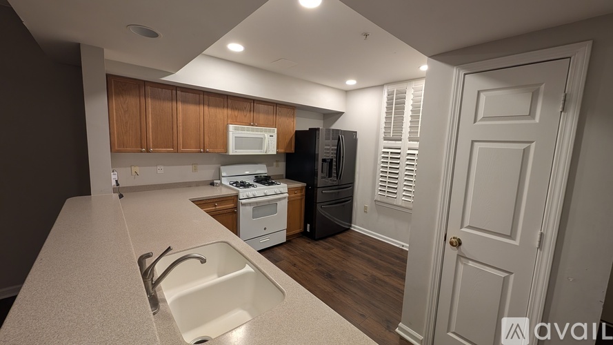405 West 7th Street 2 Beds Condo for Rent - Photo gallery 5
