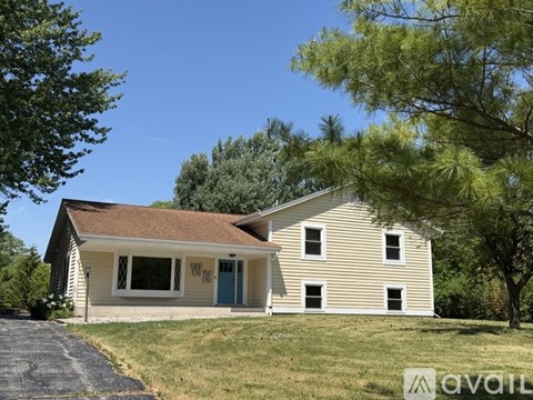 W176N8625 Sunset Ridge Drive 5 Beds Apartment for Rent