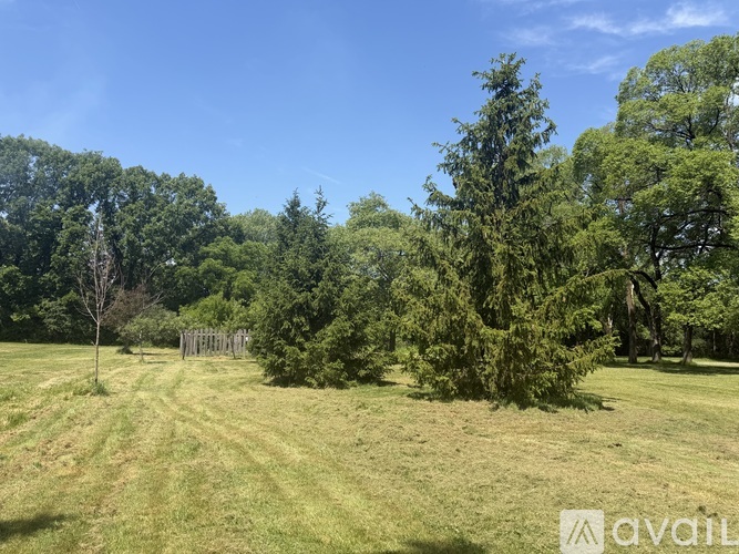 W176N8625 Sunset Ridge Drive 5 Beds Single Family Home for Rent - Photo gallery 5