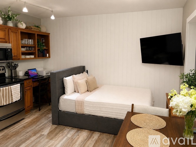 202 Ashley Avenue Studio Condo for Rent - Photo gallery 2