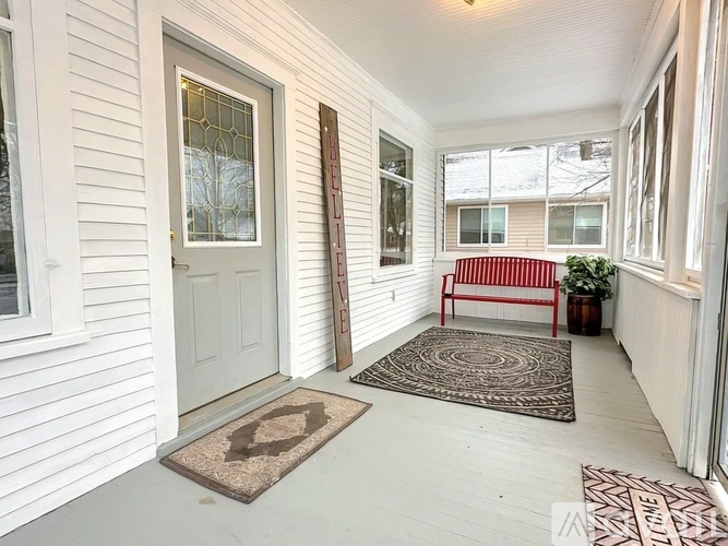 511 2nd St SE 3 Beds Single Family Home for Rent - Photo gallery 2