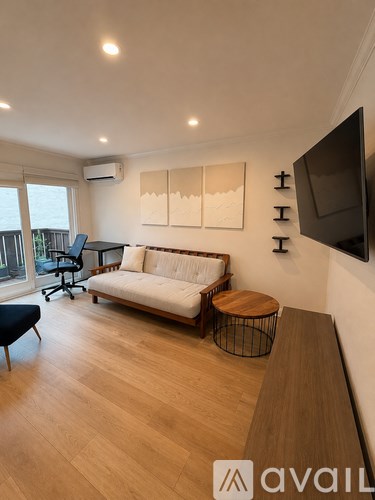 610 Gilbert Avenue 2 Beds Apartment for Rent