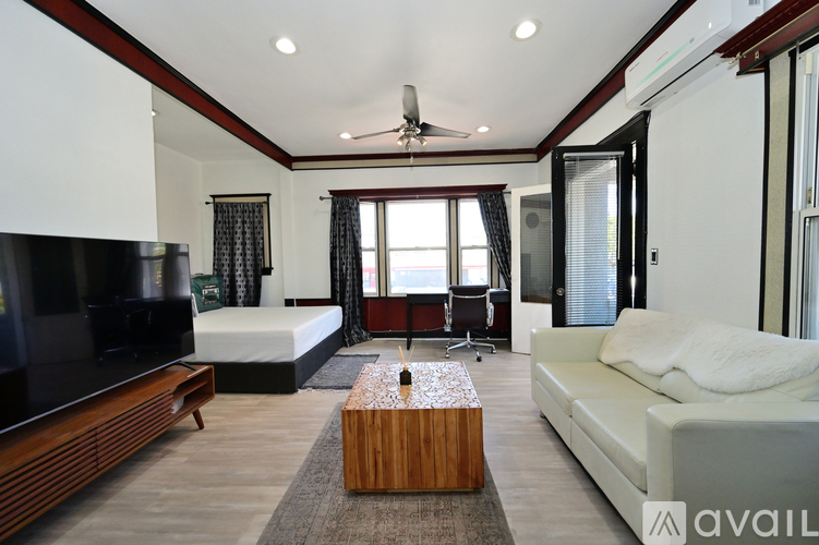 1489 E Colorado Blvd Studio Apartment for Rent - Photo gallery 3