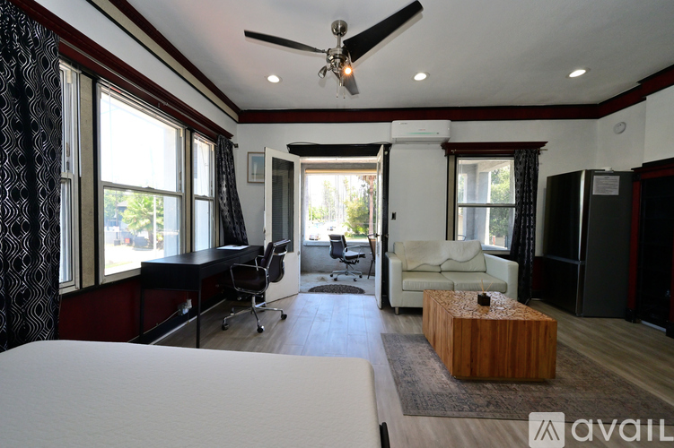 1489 E Colorado Blvd Studio Apartment for Rent - Photo gallery 5