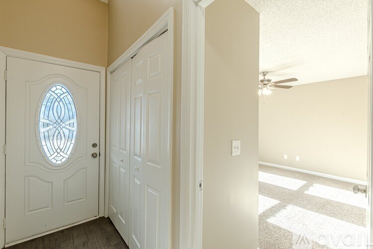 9018 Stoneleigh Trce 2 Beds Townhouse for Rent - Photo gallery 3