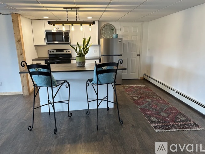 4 Van Ave Studio Apartment for Rent - Photo gallery 3