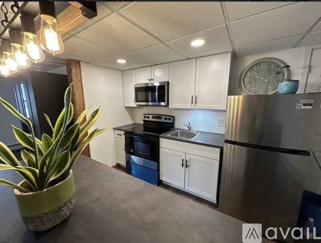 4 Van Ave Studio Apartment for Rent - Photo gallery 4