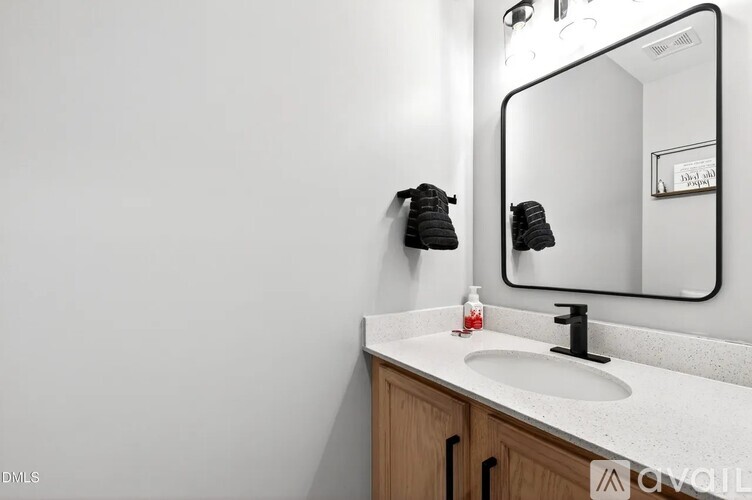 37 Red Ln 3 Beds Apartment for Rent - Photo gallery 4
