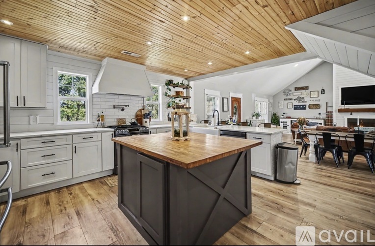 5226 Old Plank Road 6 Beds Single Family Home for Rent - Photo gallery 5