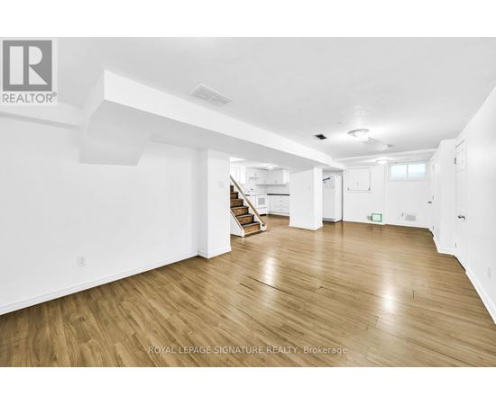 BASEMENT - 43 PARKSIDE DRIVE 1 House for Rent - Photo gallery 3
