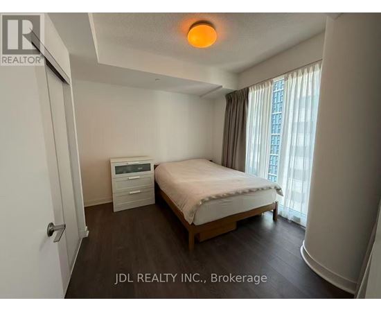 905 - 125 BLUE JAYS WAY 3 Beds Apartment, Condo, Home for Rent - Photo gallery 2