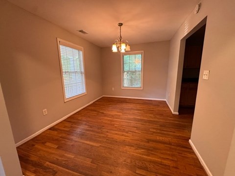 1142 Windsor Street Southwest 3 Beds Apartment for Rent