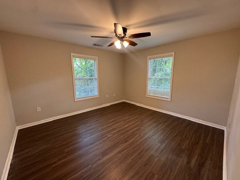 1142 Windsor Street Southwest 3 Beds Apartment for Rent