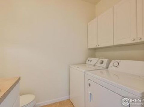 320 Strasburg Dr 3 Beds Apartment for Rent