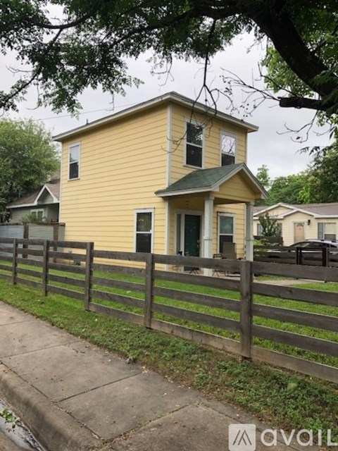 2000 S L Davis Ave 2 Beds Apartment for Rent