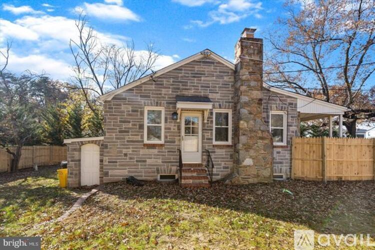 1325 Donald Avenue, Upstairs Unit 2 Beds Single Family Home for Rent - Photo gallery 3