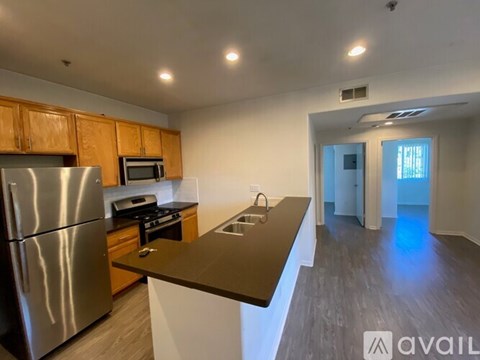 251 Robinson St 2 Beds Apartment for Rent
