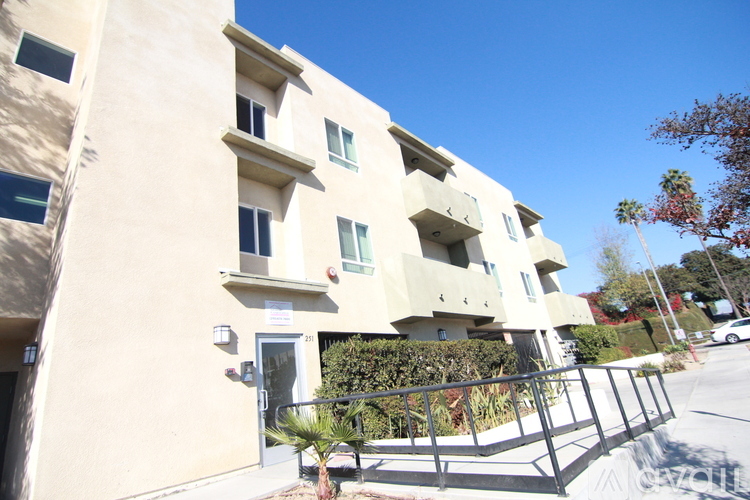 251 Robinson St 2 Beds Apartment for Rent - Photo gallery 4