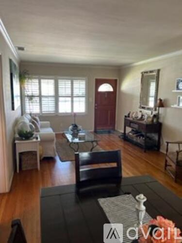 5325 Dunrobin Avenue 3 Beds Single Family Home for Rent - Photo gallery 5