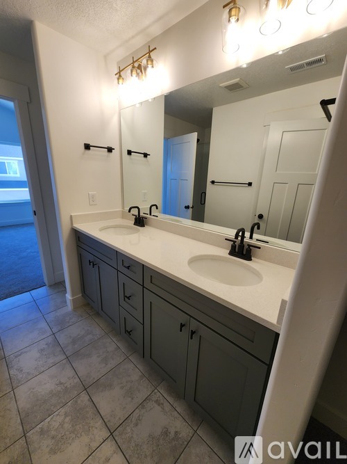 1995 N 3930 W 5 Beds Apartment for Rent - Photo gallery 3