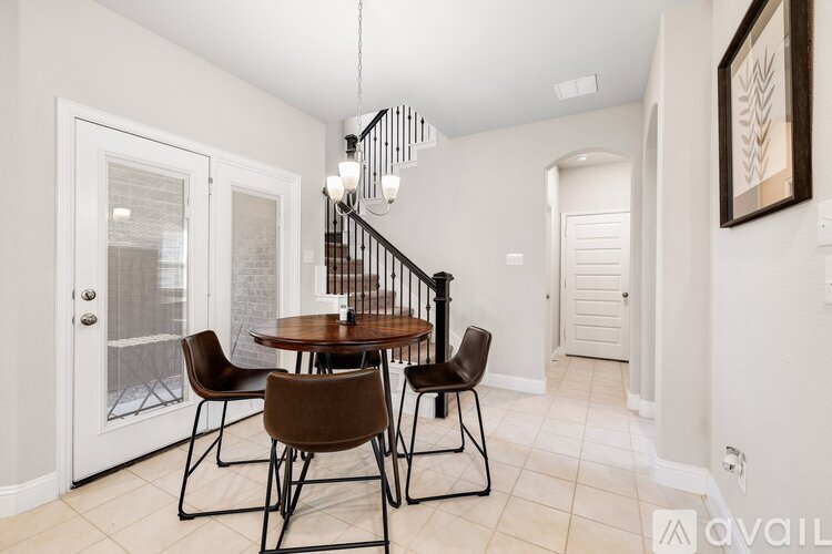2072 Olivereta Drive 3 Beds Single Family Home for Rent - Photo gallery 2