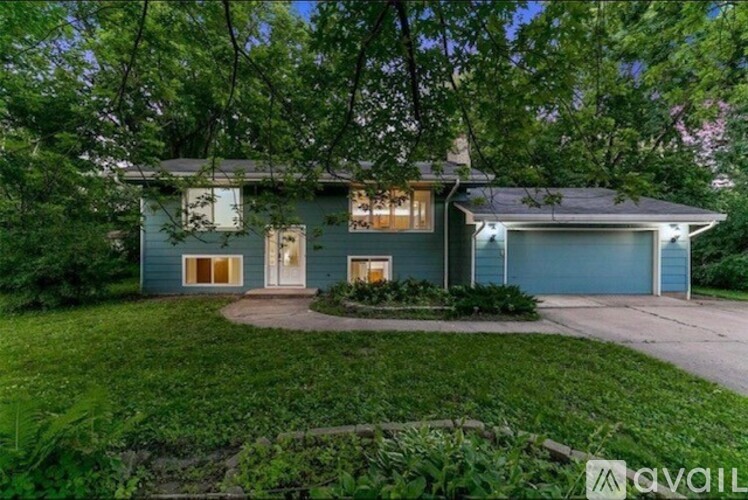 801 Corens Drive 5 Beds Single Family Home for Rent - Photo gallery 1