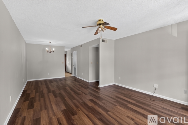 621 E 33rd St 2 Beds Apartment for Rent - Photo gallery 2