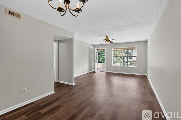 621 E 33rd St 2 Beds Apartment for Rent - Photo gallery 3