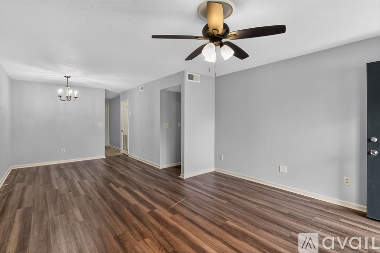 621 E 33rd St 2 Beds Apartment for Rent - Photo gallery 3