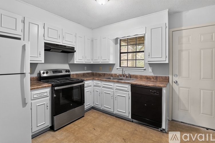 621 E 33rd St 2 Beds Apartment for Rent - Photo gallery 5