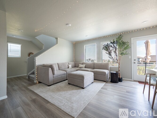9460 Oro City Loop 3 Beds Single Family Home for Rent - Photo gallery 4