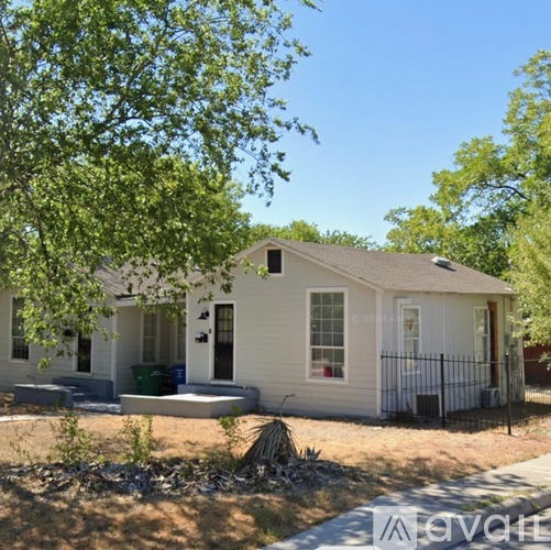 1042 W Lynwood Ave 1 Townhouse for Rent - Photo gallery 1