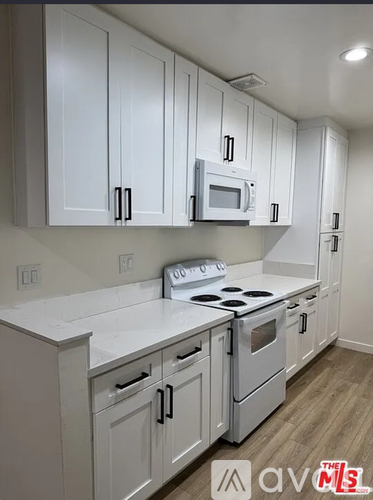 5400 Newcastle Ave 1 Condo for Rent - Photo gallery 3