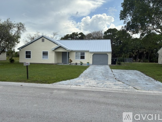 1366 SE Arenson Lane 3 Beds Single Family Home for Rent - Photo gallery 1