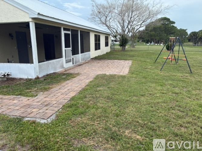 1366 SE Arenson Lane 3 Beds Single Family Home for Rent - Photo gallery 3