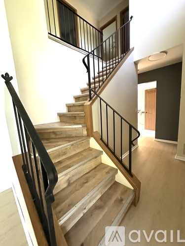 2303 Woodview Lane 3 Beds Single Family Home for Rent - Photo gallery 2